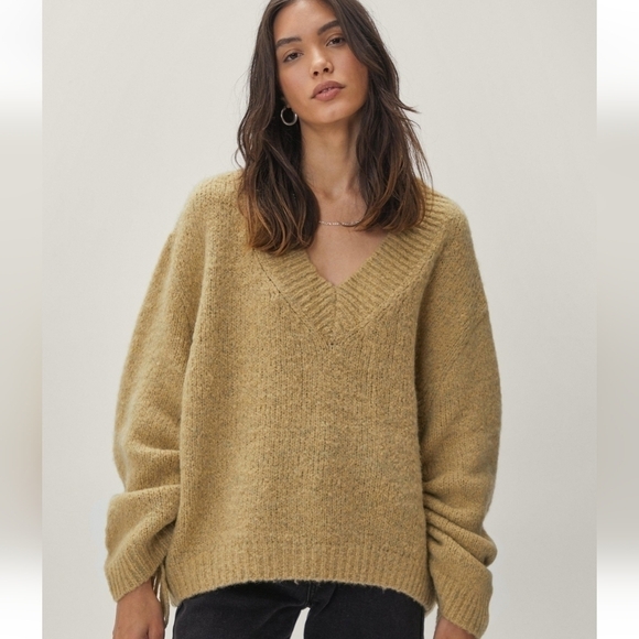 NEW Nasty Gal Collection Ruched Drawstring Sleeve V Neck Sweater Sz S - Picture 2 of 9